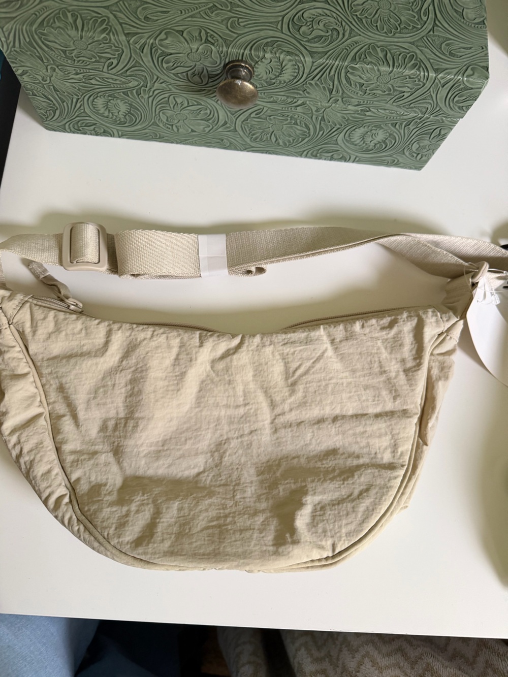 UNIQLO mini round Crossbody